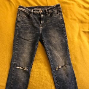 American eagle Hi-rise distressed jegging